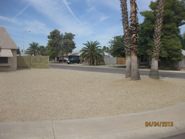 Building Photo - 10614 N 72nd Ave