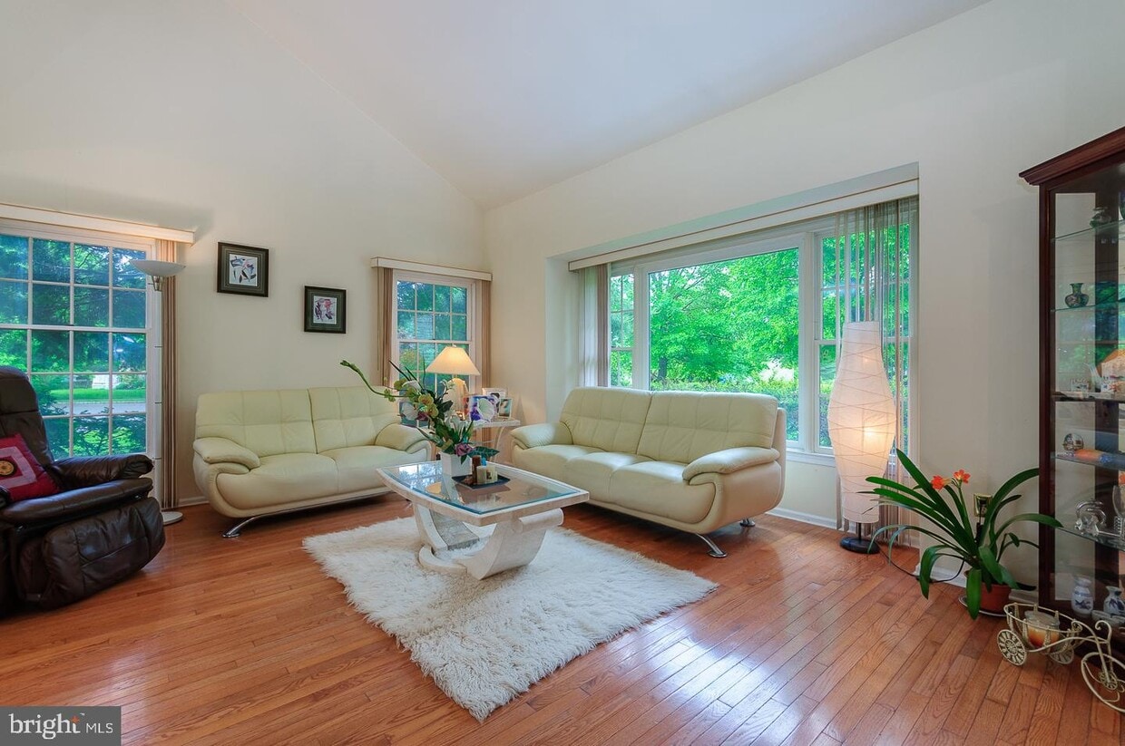 88 Bradford Ln, Plainsboro Township, NJ 08536 House Rental in