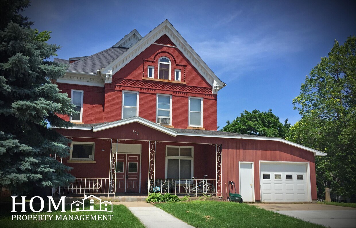Primary Photo - 102 S 5th St