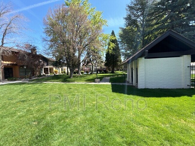 Building Photo - 1555 Foster Dr