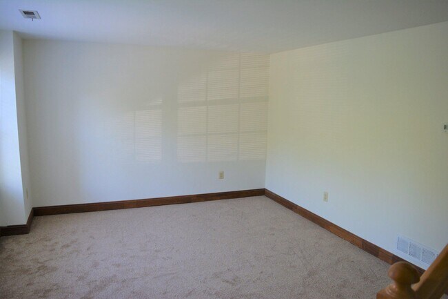 Foto del edificio - 361 Kent Ln