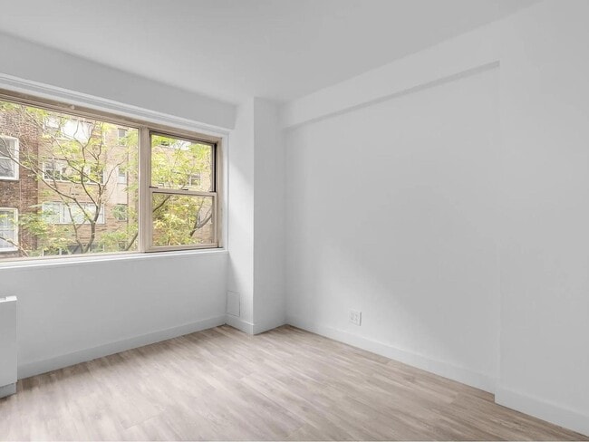 Building Photo - 321 E 48th St