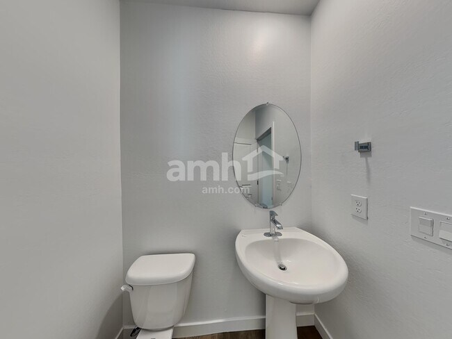 Foto del edificio - 12627 W Flynn Ln