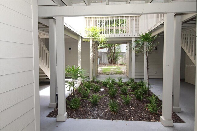 Building Photo - 2228 Bahia Vista St
