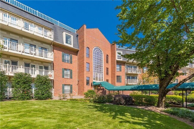 Building Photo - 28106 Plantation Dr NE