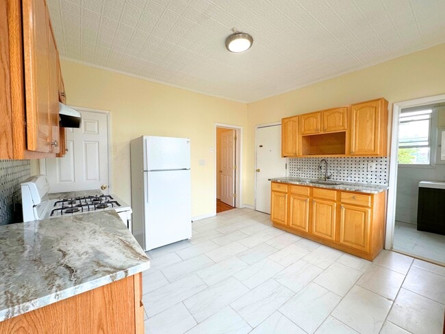 Kitchen - 182-184 Knickerbocker Ave