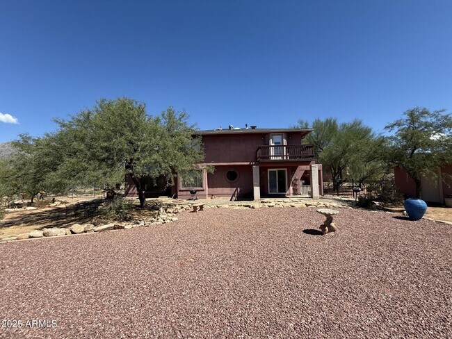 Foto del edificio - 5081 N Bear Canyon Rd