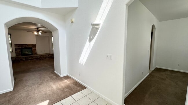 Building Photo - $2,950 Teague & Chestnut, 4 Bedroom Home -...
