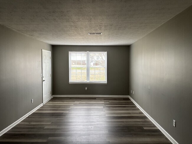 Foto del edificio - 1155 Edgewood Dr