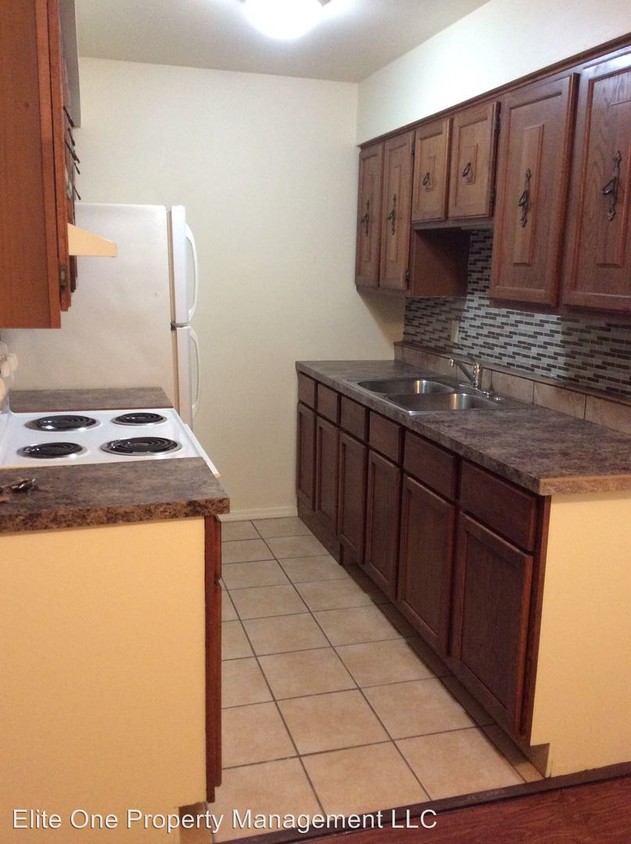 Primary Photo - 2147 Meadow Ln