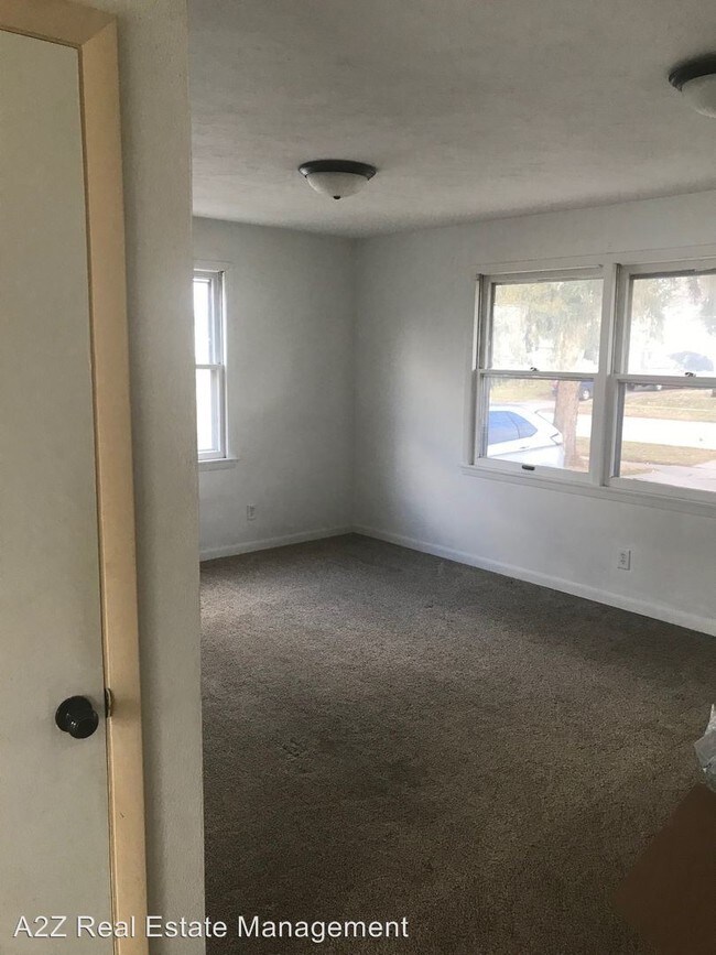 Building Photo - 3 br, 1 bath House - 2210 N Fairmount