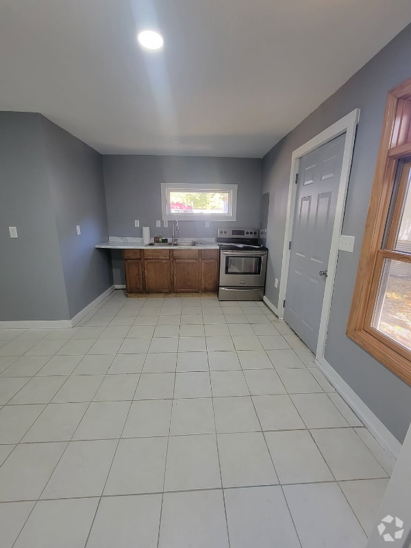 Building Photo - 5335 OH-220
