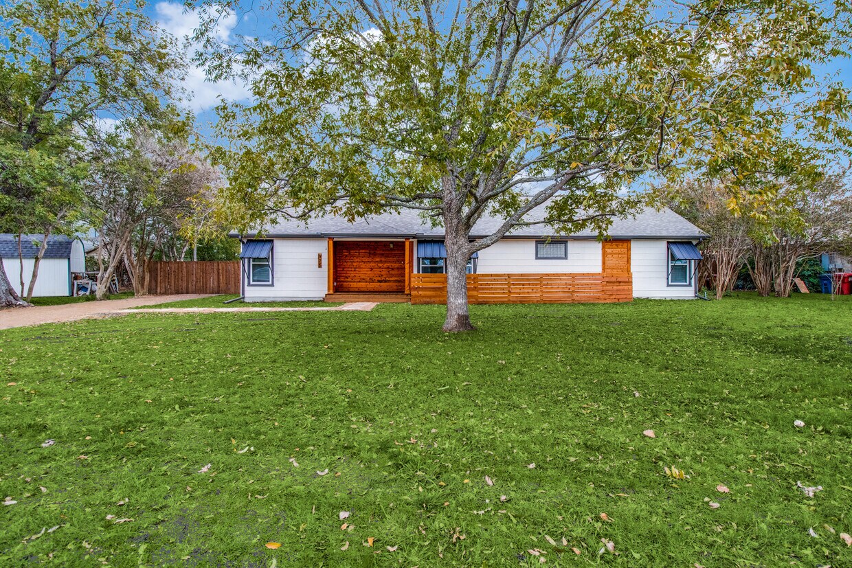 975 S Waco St, Van Alstyne, TX 75495 House Rental in Van Alstyne, TX