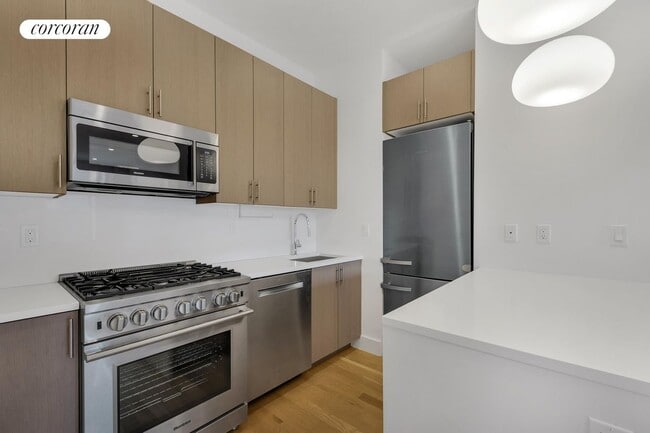 Building Photo - 308 W 97th St