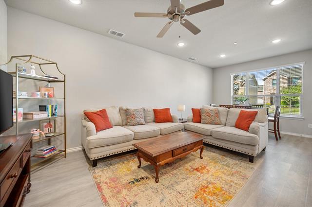 Building Photo - 3500 Brentwood Dr