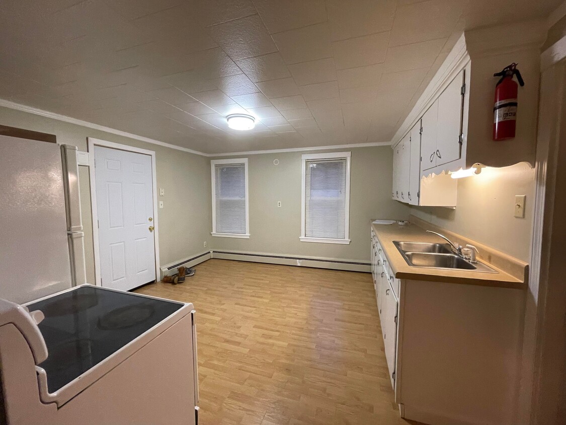 48 W Bates St Unit 2, Lewiston, ME 04240 - Apartments in Lewiston, ME ...