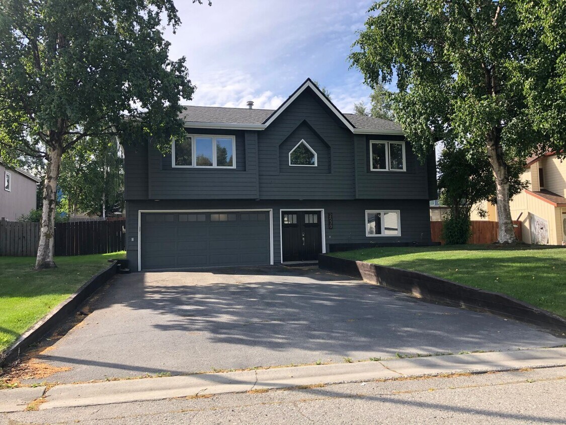 Primary Photo - Beautiful 3 Bdrm house in South Anchorage ...