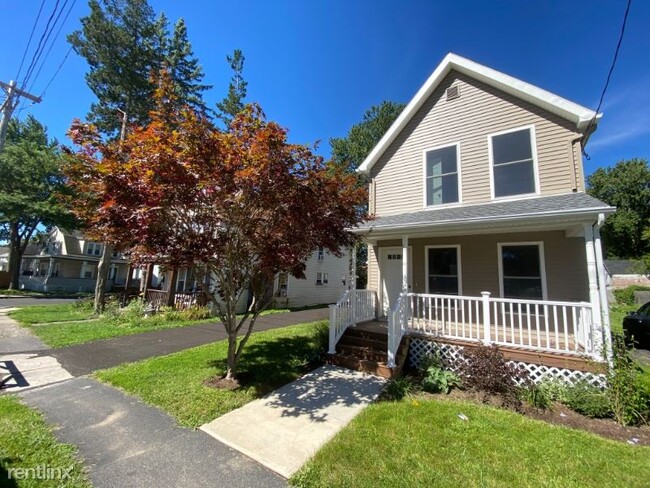 Foto del edificio - 3 br, 1.5 bath House - 10 South Reynolds St