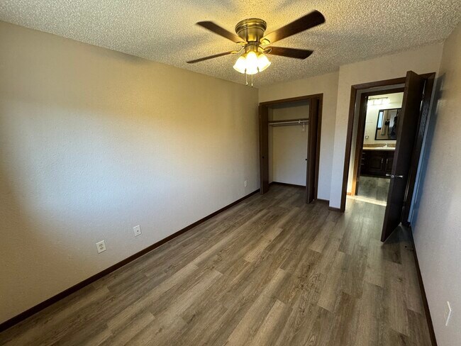 Foto del edificio - 949 E Central Ave