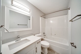 Building Photo - Stonebridge on Bothwell Drive