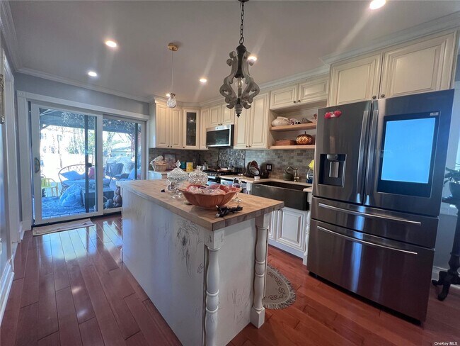 Foto del edificio - 11 Maplewood Rd