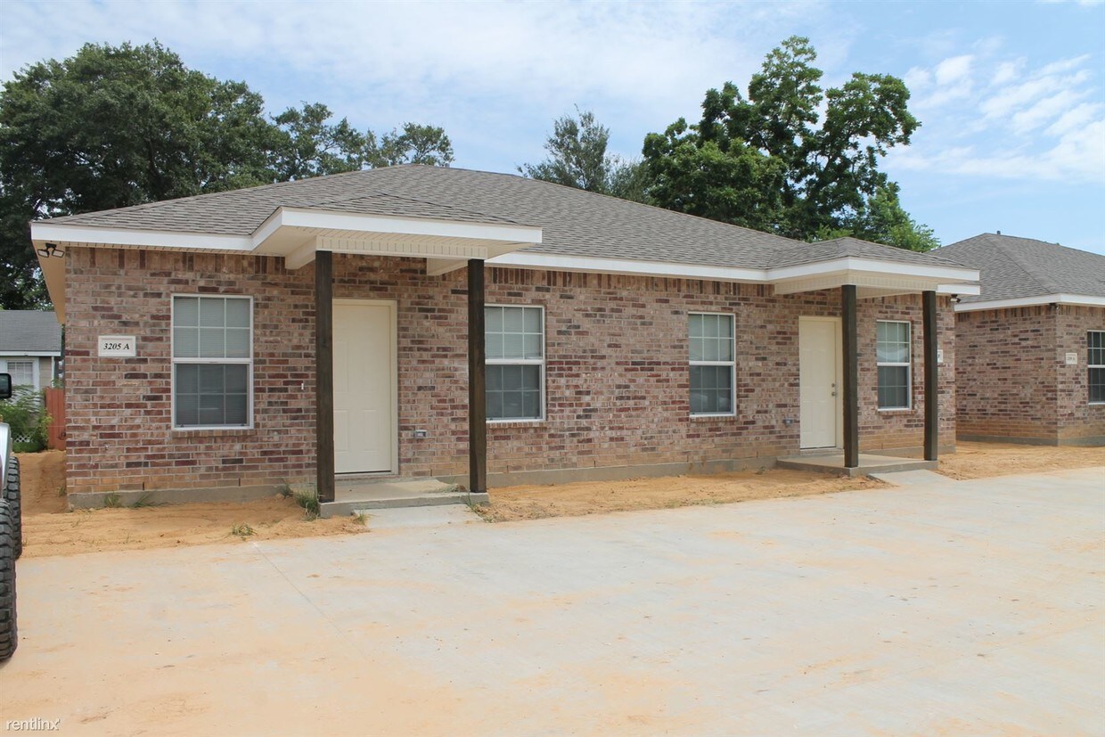 Foto principal - 2 br, 1 bath Duplex - 3205 Kirkman St Apt. B