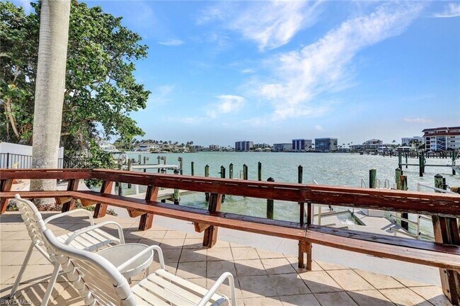 Foto del edificio - 386 Harbour Dr