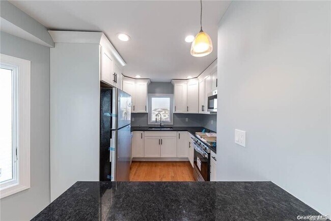 Foto del edificio - 237 W Market St