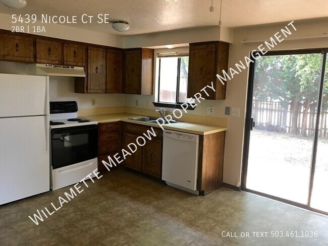 Foto del edificio - 5439 Nicole Ct SE