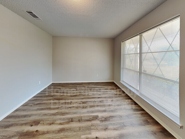 Foto del edificio - 123 Windwood Dr