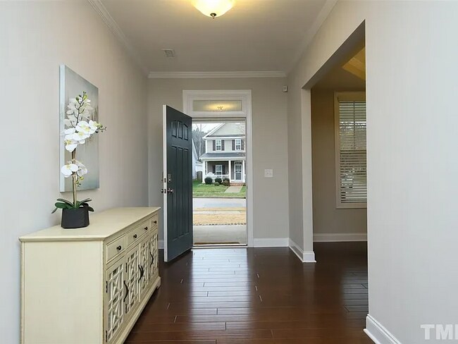 Foto del edificio - 318 Millbrook Dr