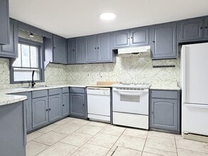 Building Photo - 474 Chilver Rd