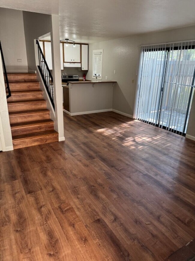 Foto del edificio - Beautiful 1 bed 1.5 Bath Condo in The Vill...