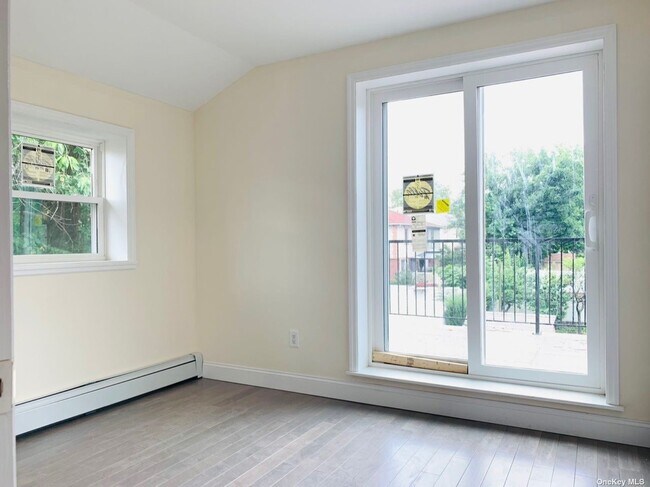 Foto del edificio - 116,15 14th Rd