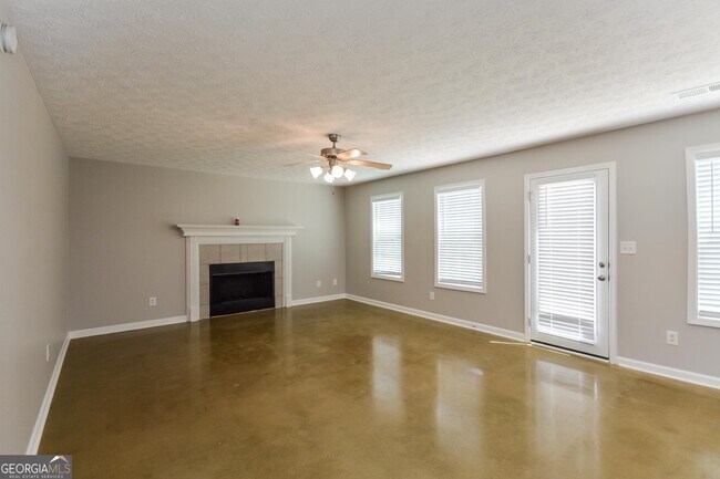Building Photo - 125 Havenwood Ln