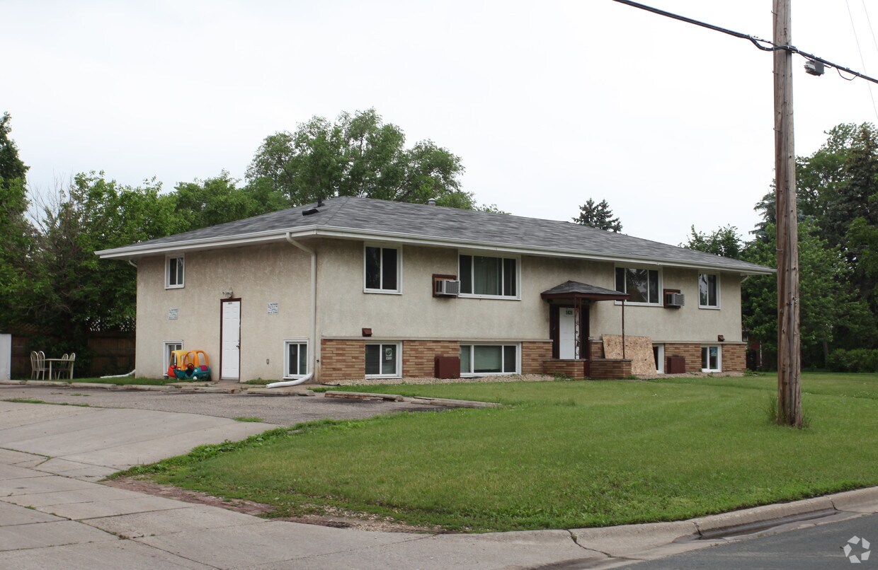 Primary Photo - 1425 55th Ave N