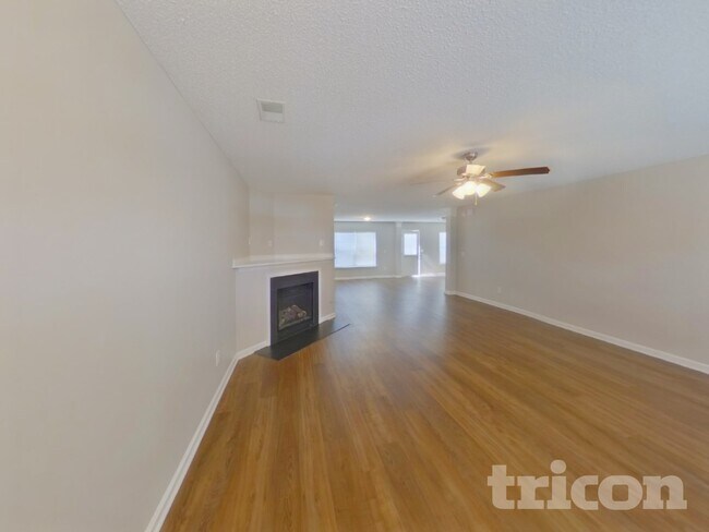 Foto del edificio - 228 Summer Park Rd