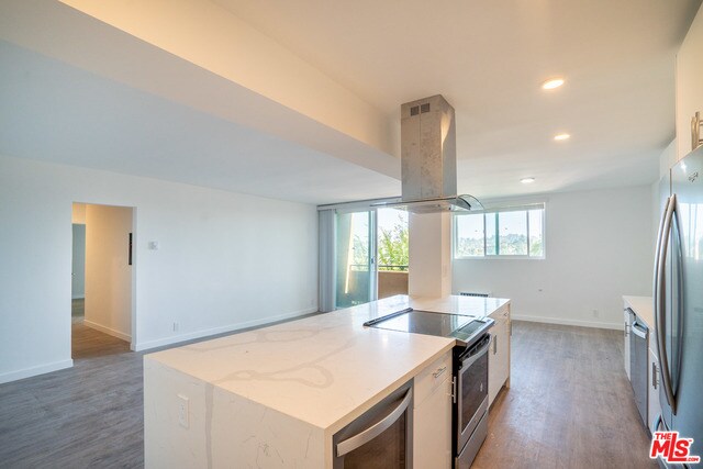 Building Photo - 3461 Waverly Dr