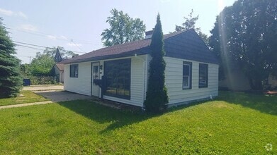 Building Photo - 5625 N 57th St