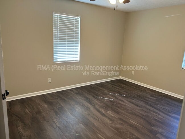 Foto del edificio - 1045 Vineyard Rd