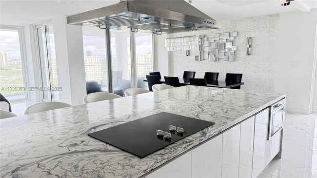 Foto del edificio - 19707 Turnberry Way