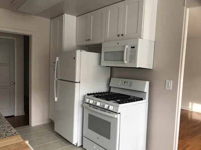 New Appliances - 2021 Ocean Park Blvd