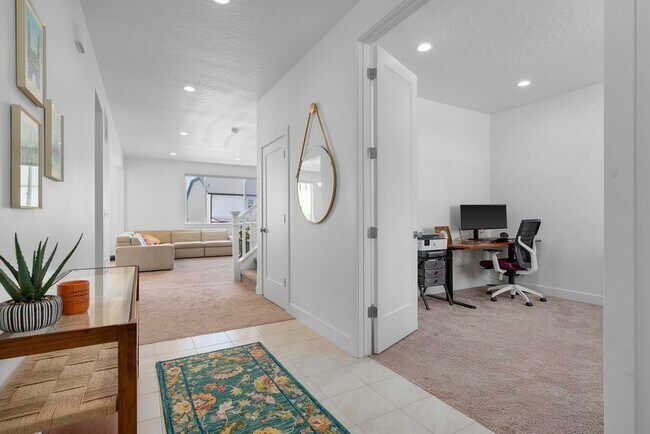 Foto del edificio - 2156 Wallflower Dr