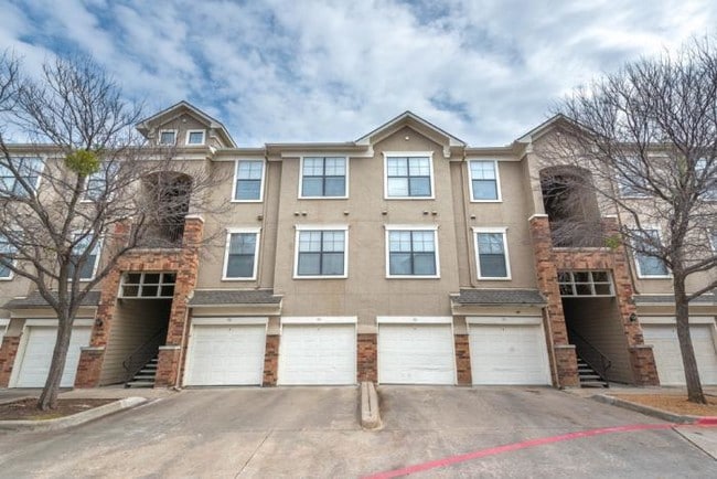 Building Photo - 3 bedroom in Dallas TX 75093