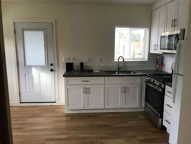 Building Photo - 6207 Goodland Ave