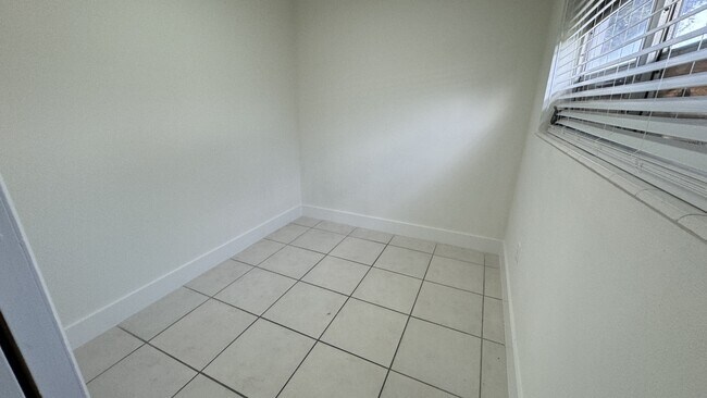 Foto del edificio - 840 S 63rd Ave
