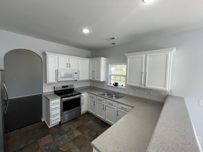 Building Photo - 3819 Fircrest Dr