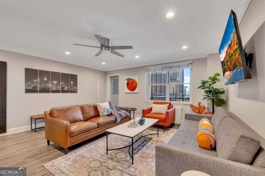 Foto principal - 300 Peachtree St NE