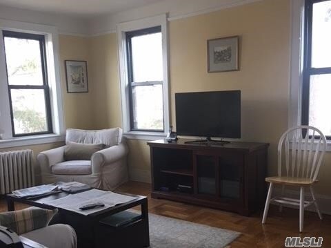 Foto del edificio - 24 Vanderbilt Ave