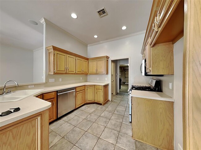 Building Photo - 10113 Carnie Cir
